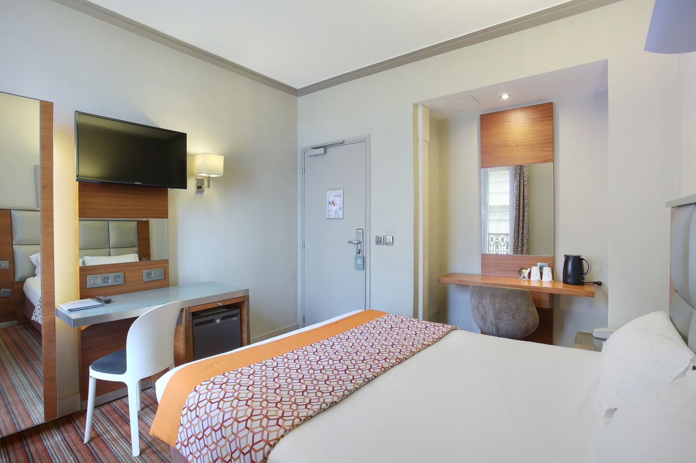 Hotel-Berne-Opera-Room-12