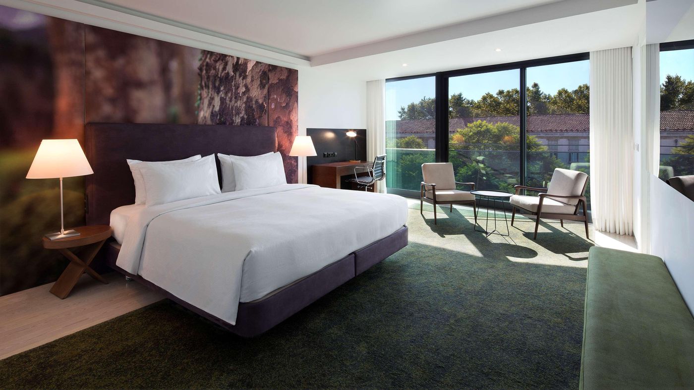 Doubletree-by-Hilton-Lisbon---Fontana-Park-Room-20
