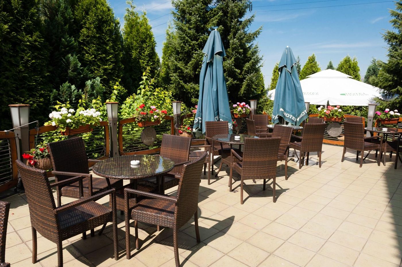 Hotel-Partner-Terrace-2