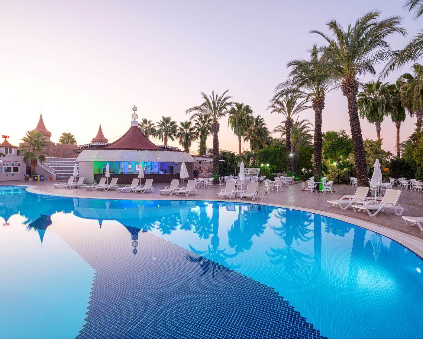 Aydinbey-Famous-Hotel-Pool-4