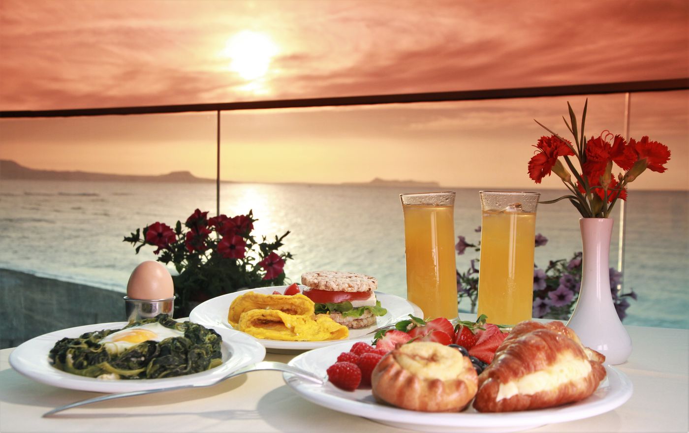 Dedalos-Beach-Hotel-Terrace-51