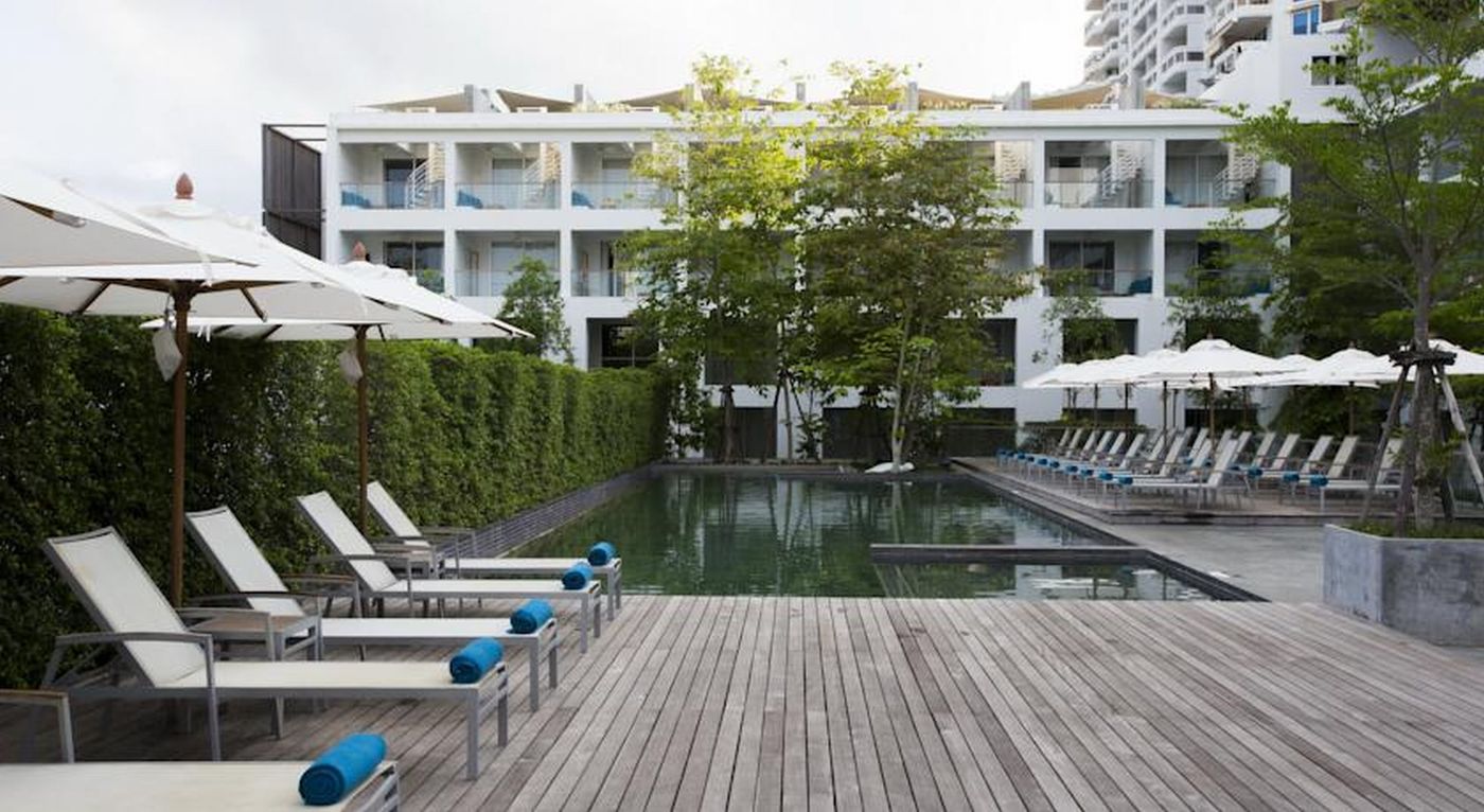 Nap-Patong-Hotel-Pool-4