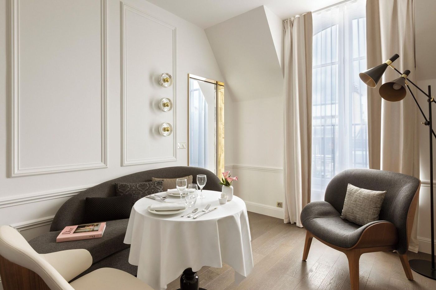 La-Clef-Champs-Elysees-by-The-Crest-Collection-Room-13