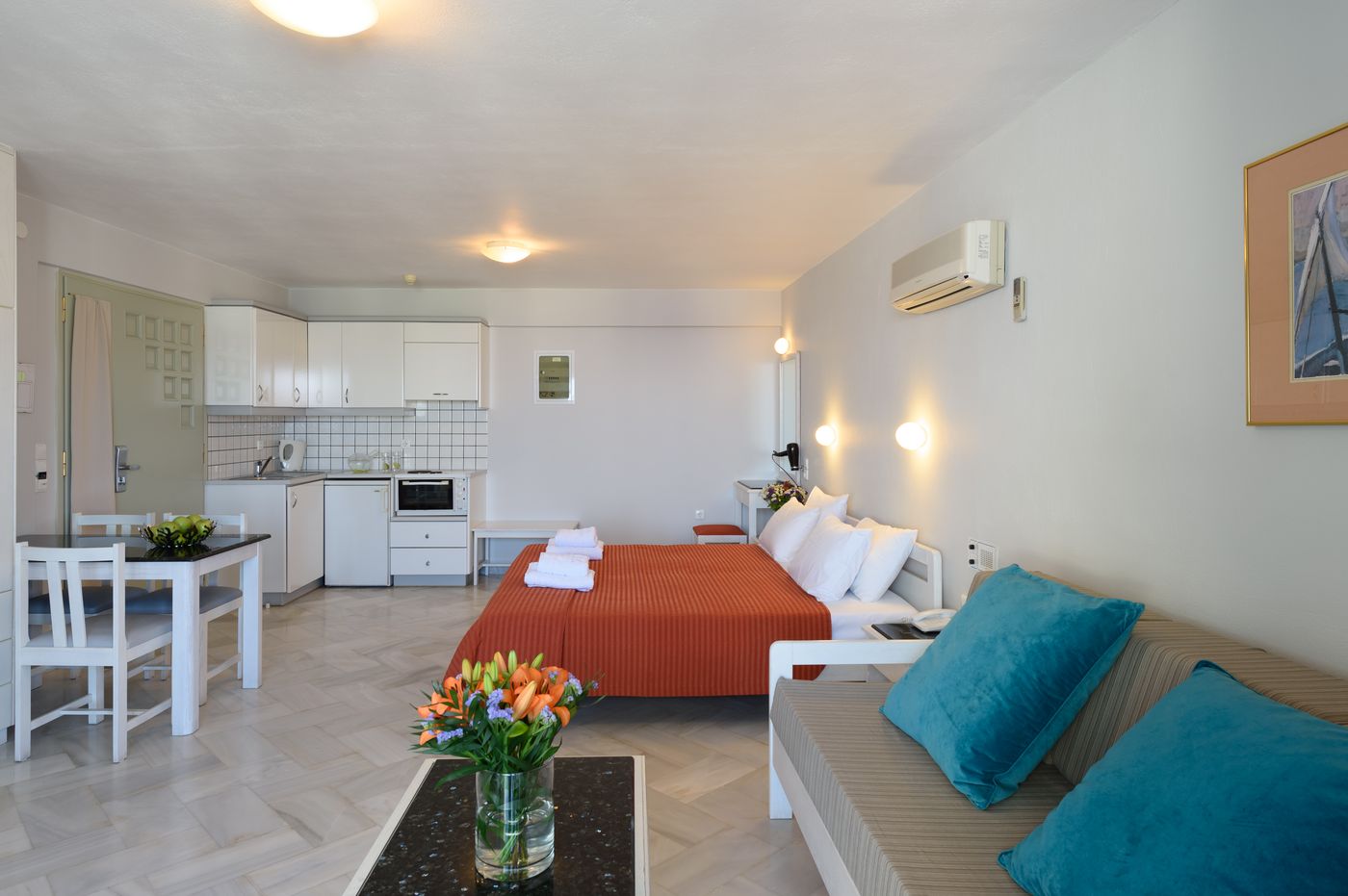 Alantha-Apts-Room-12