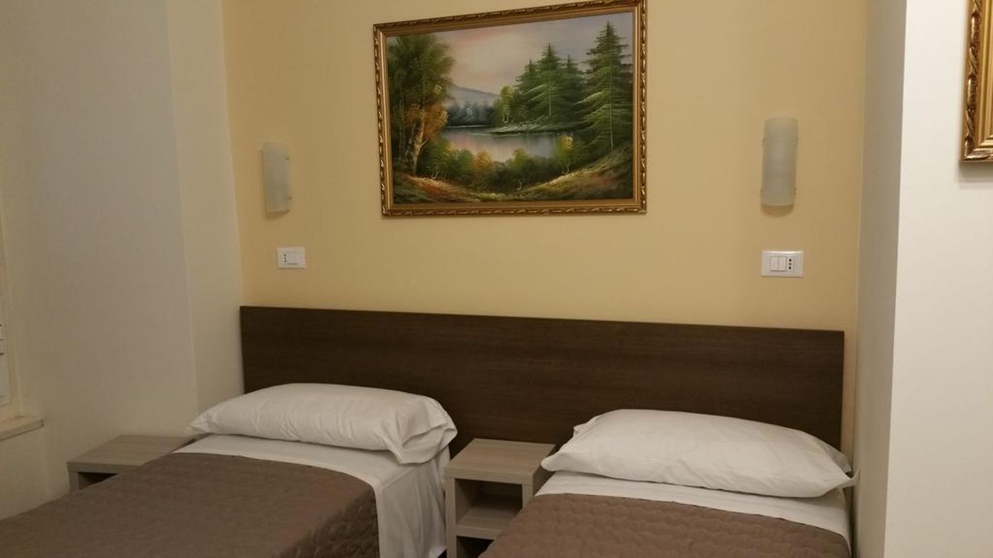 Tommaseo - Italy - GENOVA - Room - 5