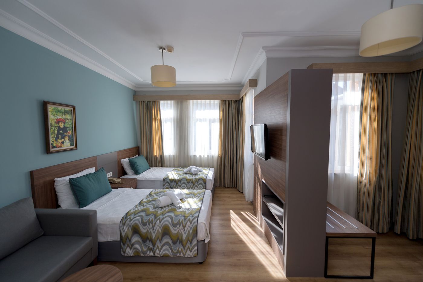 Side Village Family Suites