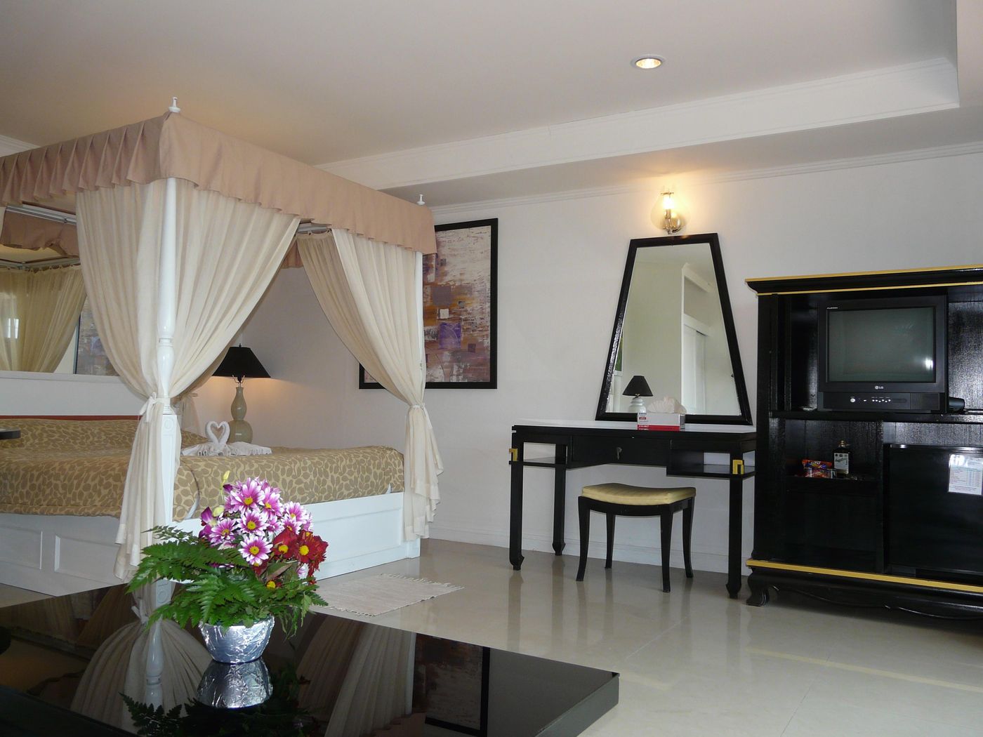 Orchid-Hotel-Kalim-Bay-Phuket-Room-11