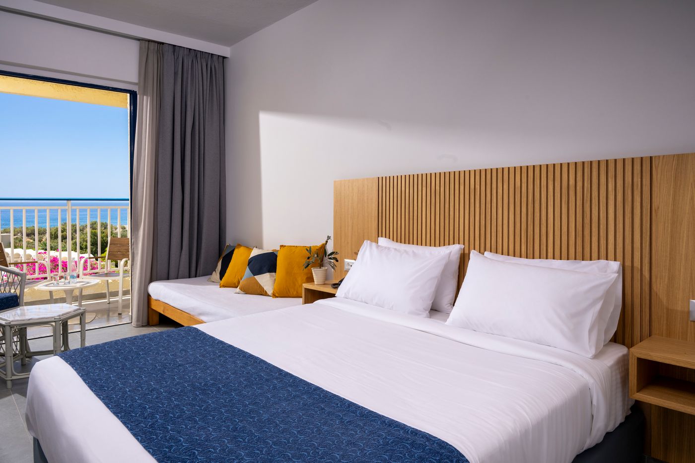 Sunshine-Crete-Beach-Room-39