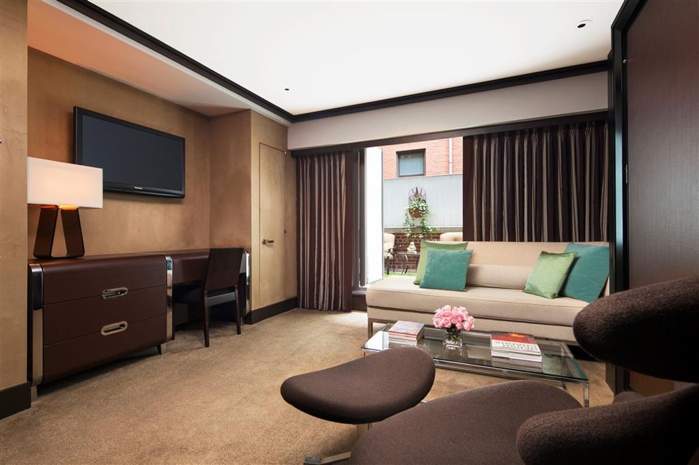 The-Chatwal-in-the-unbound-Collection-Room-38