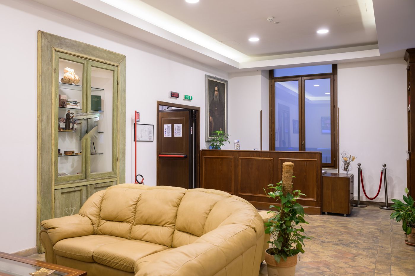 Hotel-Casa-I-Cappuccini-Lobby-3