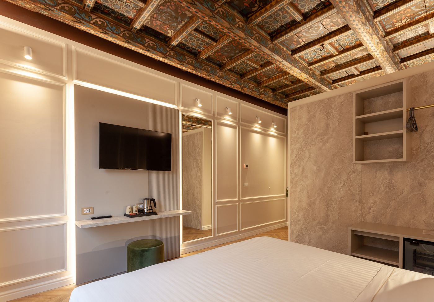 La-Fortezza-Room-3