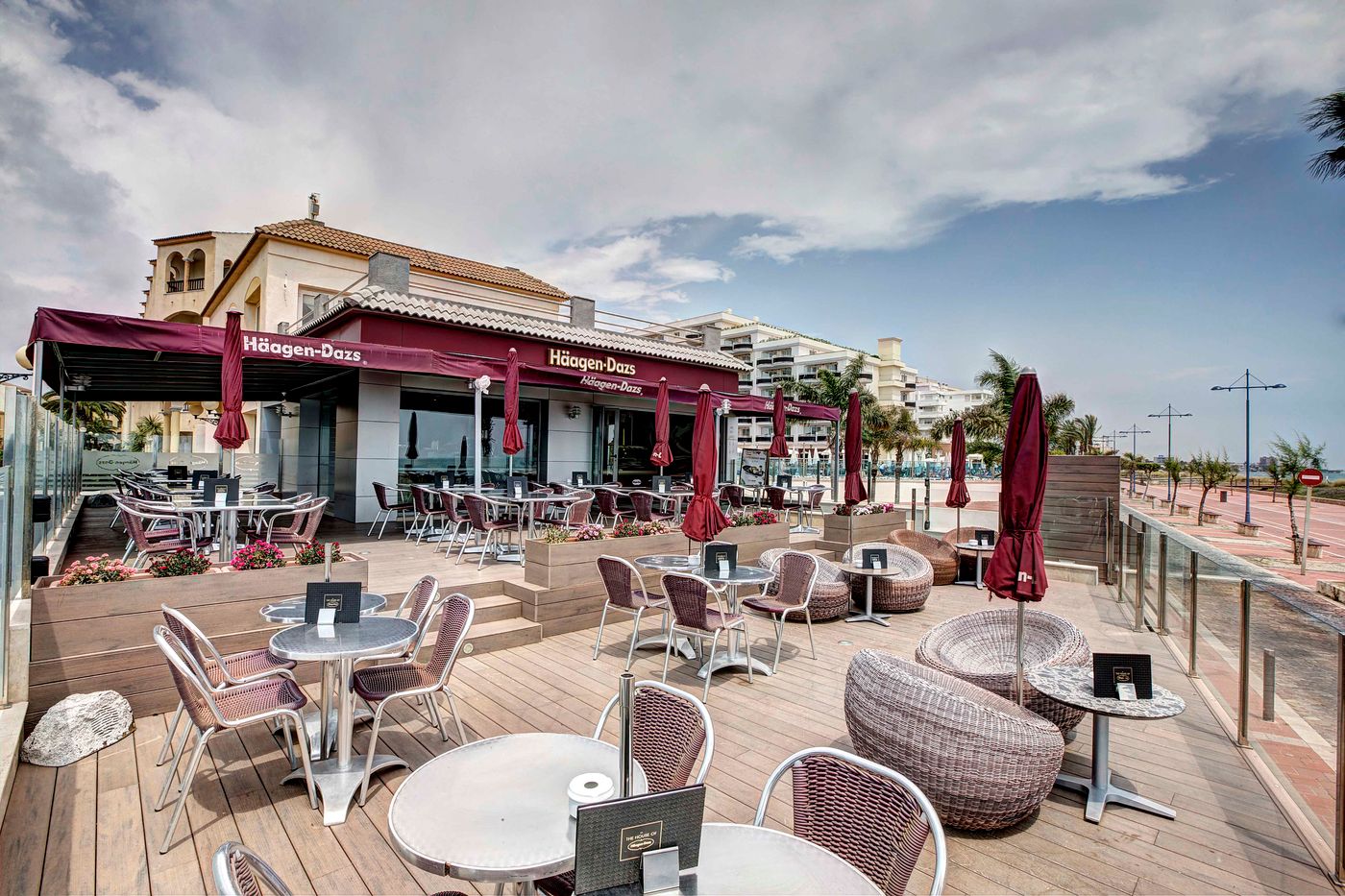 Jardines-del-Plaza-Bar-7