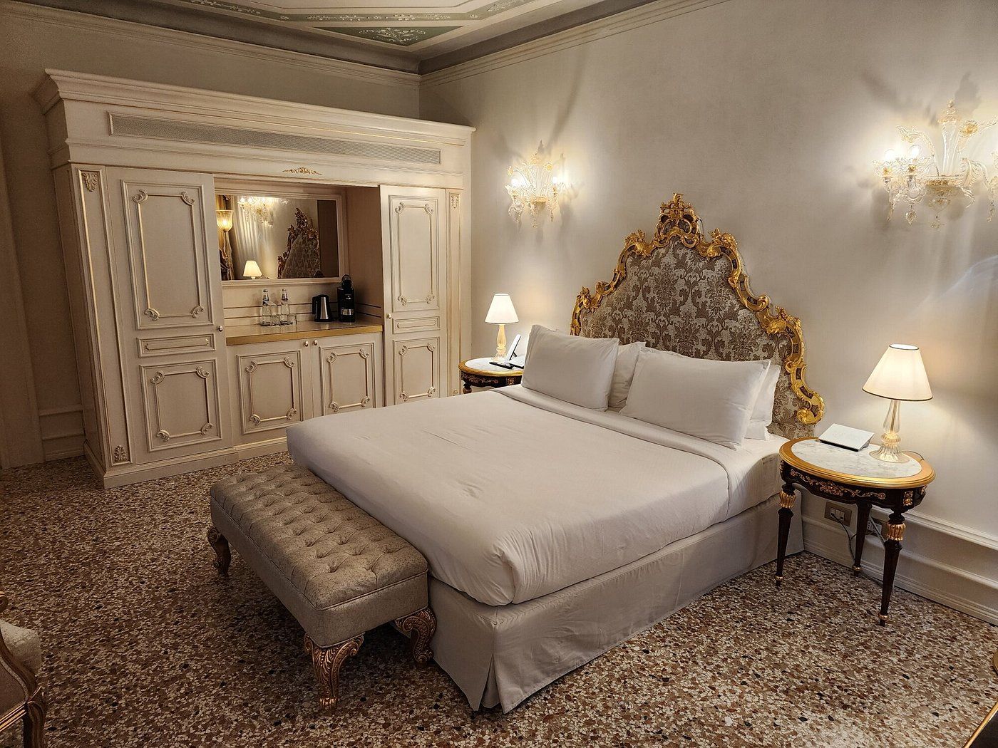 Ca-Bonfadini-Historic-Experience-Room-1