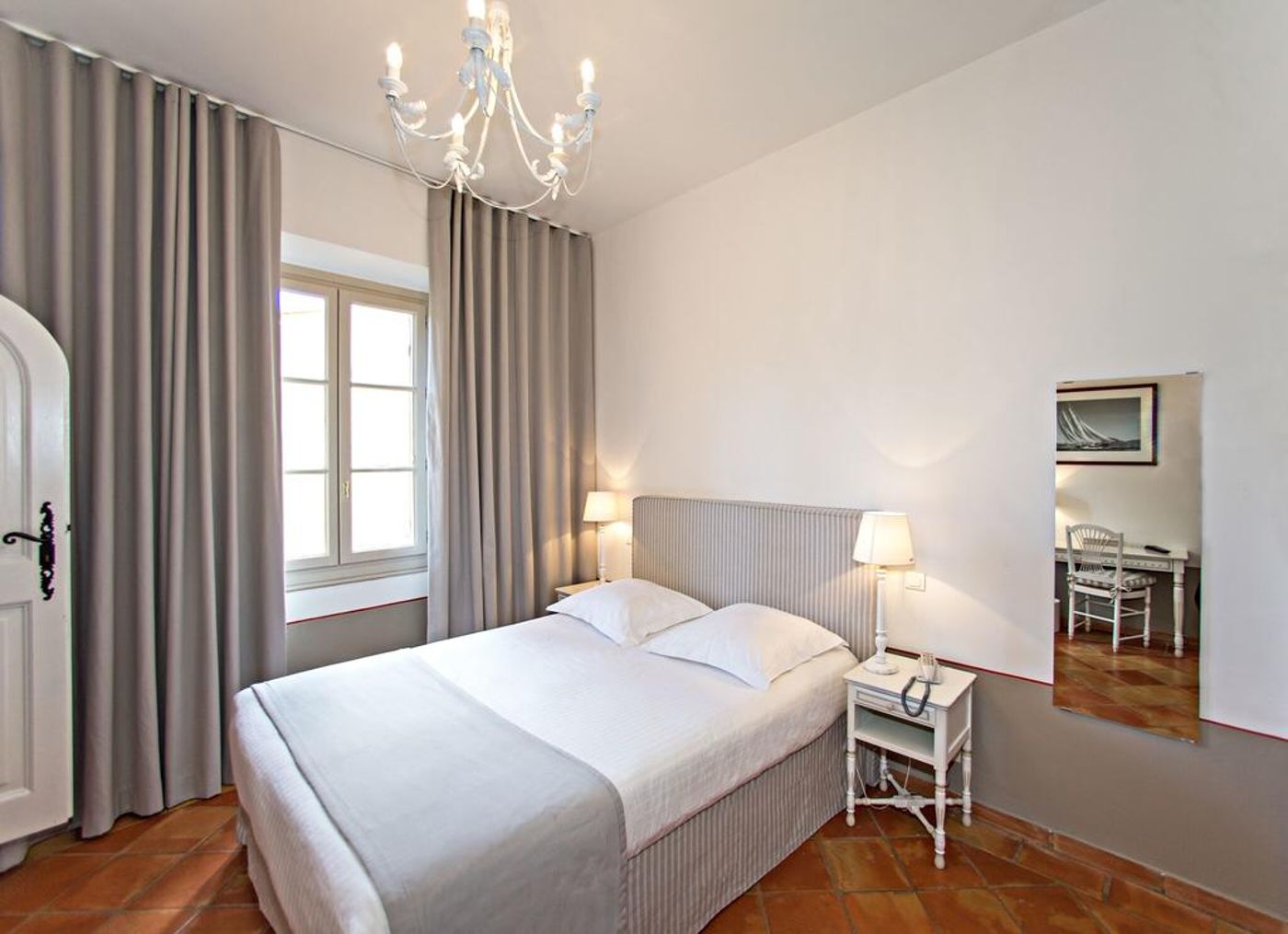 La-Bastide-Du-Port-Room-6