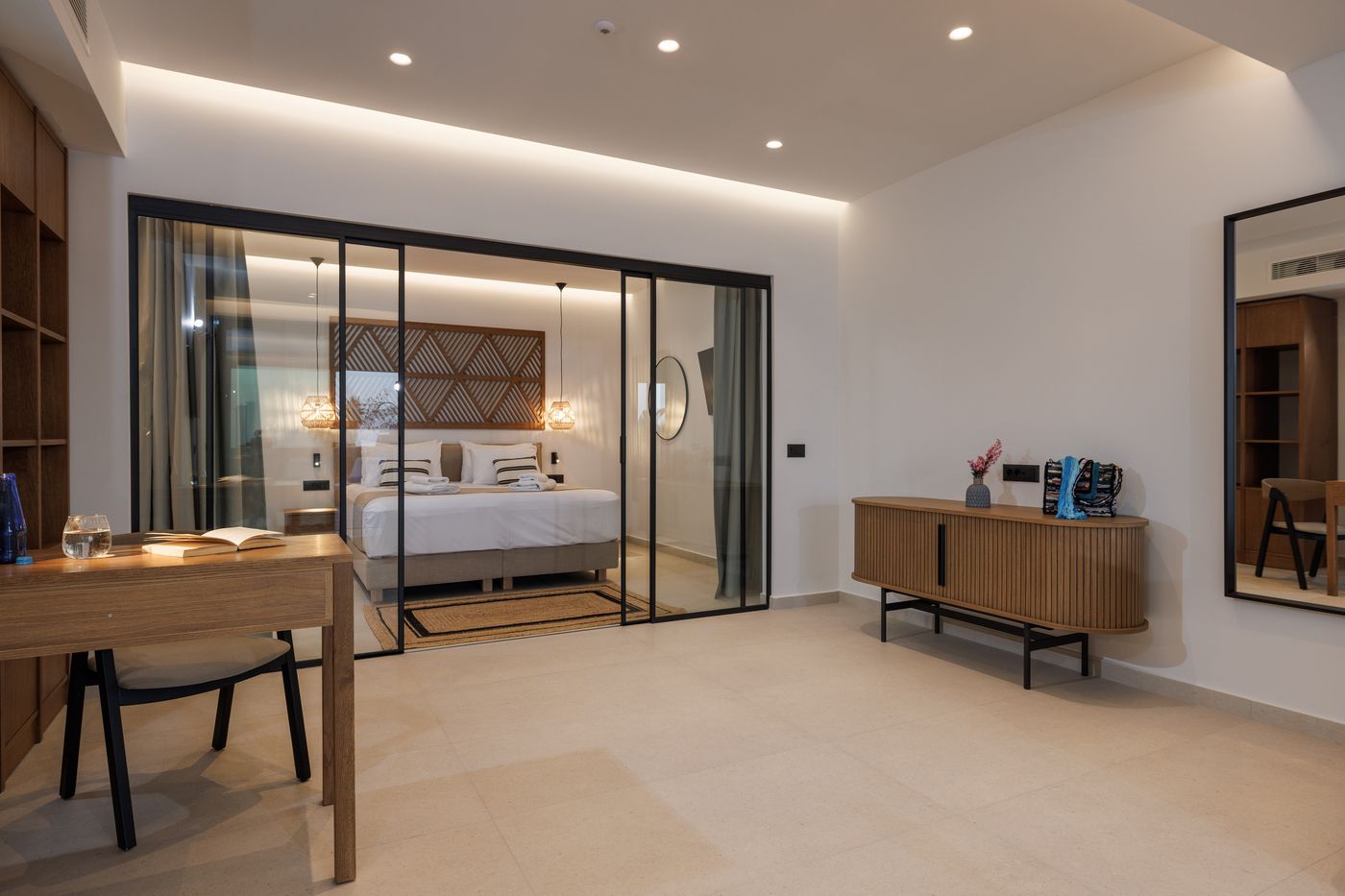 Deos Luxury Suites - Adults Only