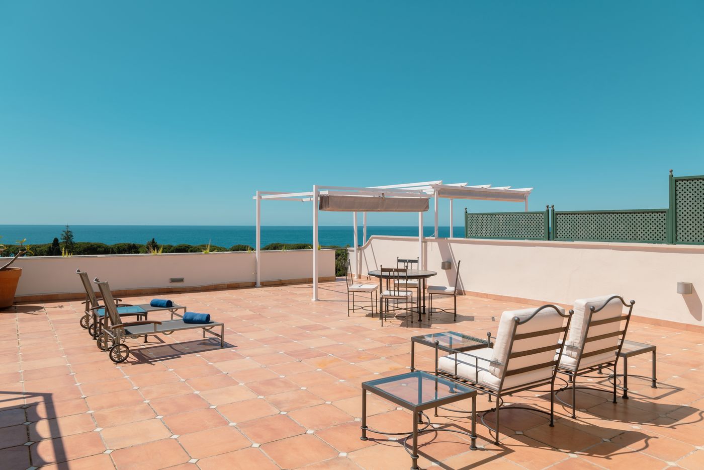 Guadalpin-Suit-Room-14