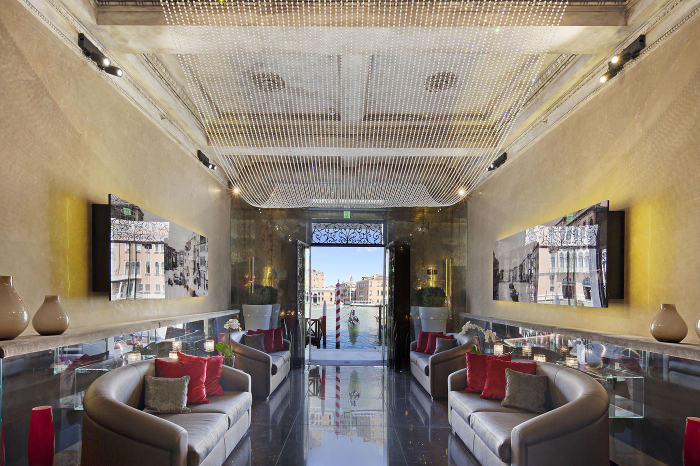 Palazzo-Barocci-Lobby-16