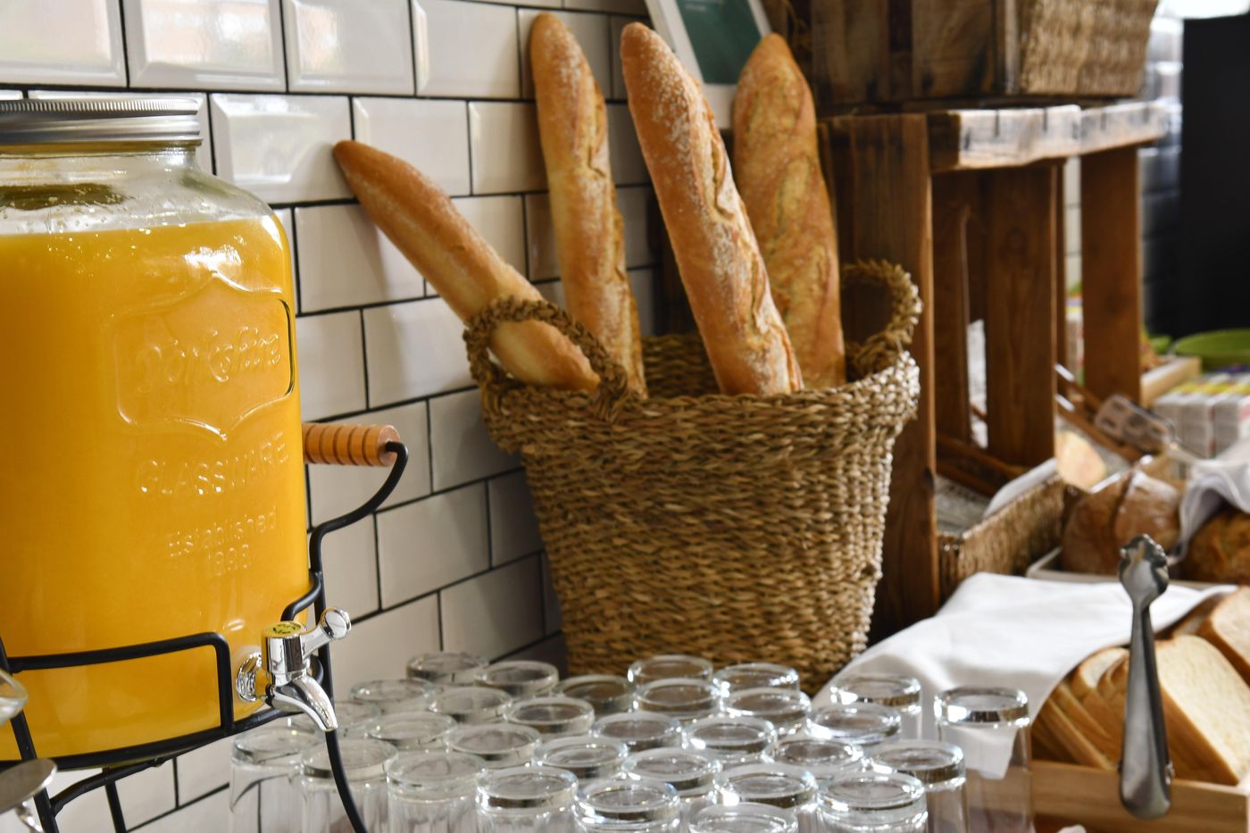 Holiday-Inn-Madrid-Las-Tablas-Restaurant-40