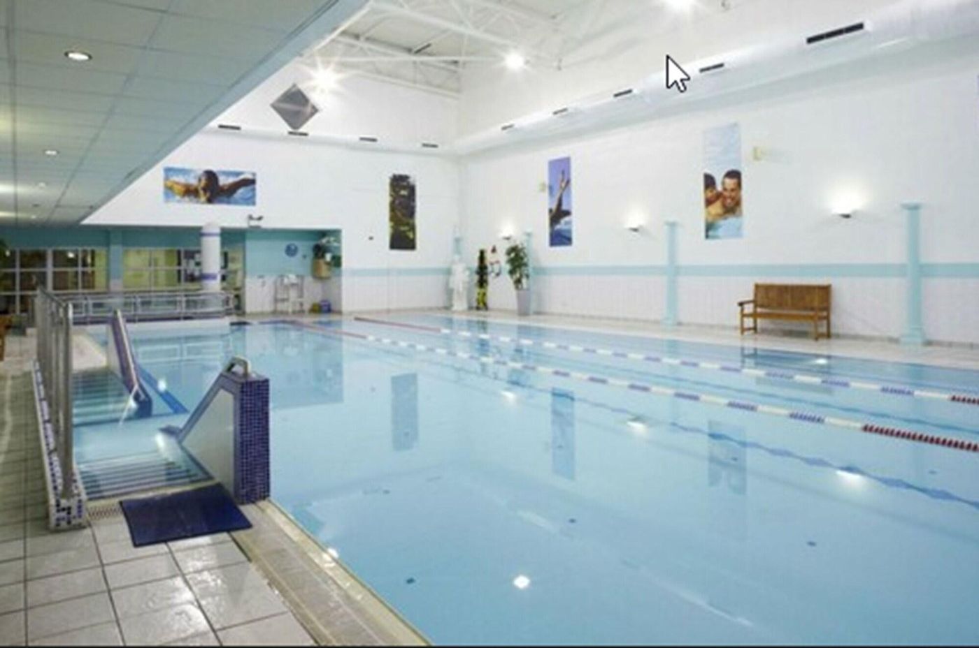 Carrigaline Court - Ireland - CARRIGALINE - Sports and Entertainment - 2