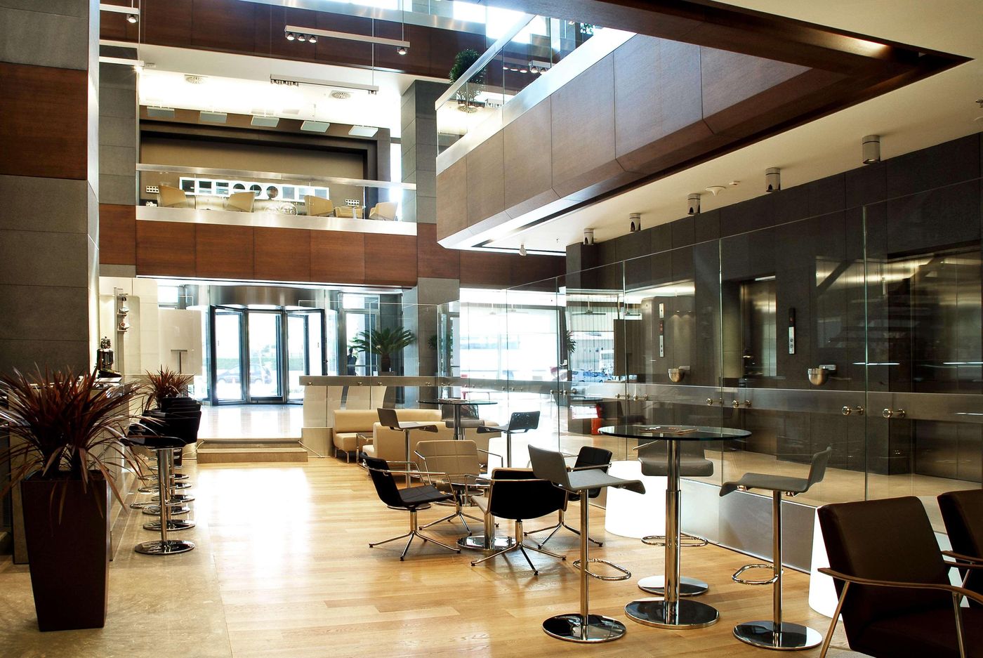 Point-Hotel-Barbaros-Lobby-8