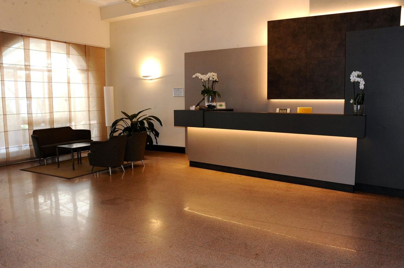 Giardino-Italy-ARONA -Lobby-4