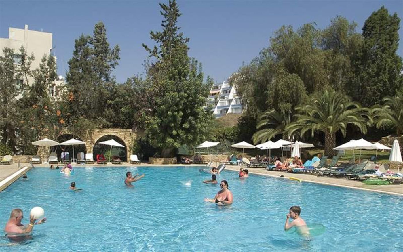 Golden-Arches-Pool-2