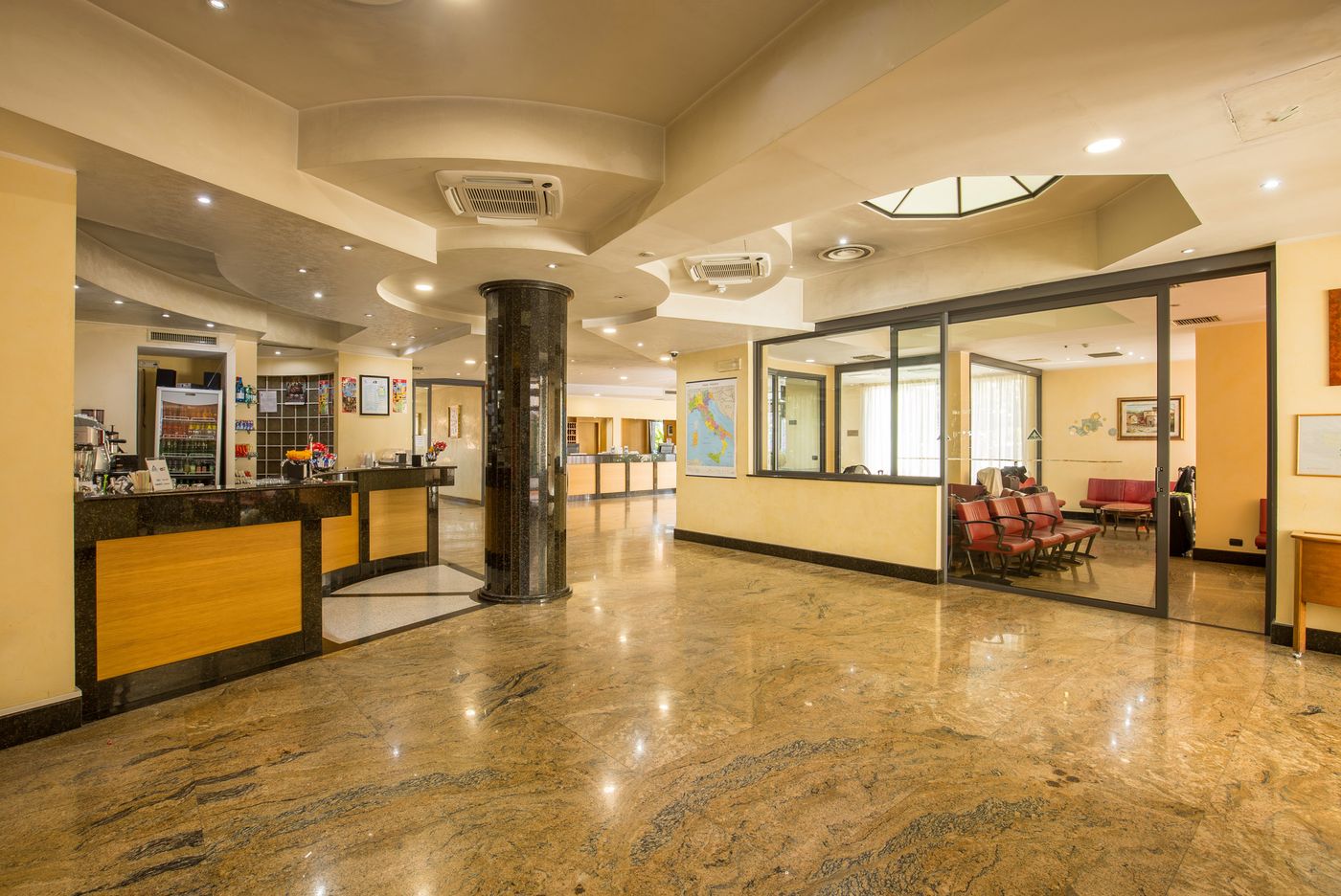 Hotel-Casa-Tra-Noi-Lobby-2