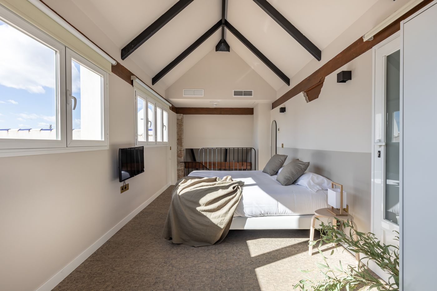 Libere-Malaga-Teatro-Romano-Room-4