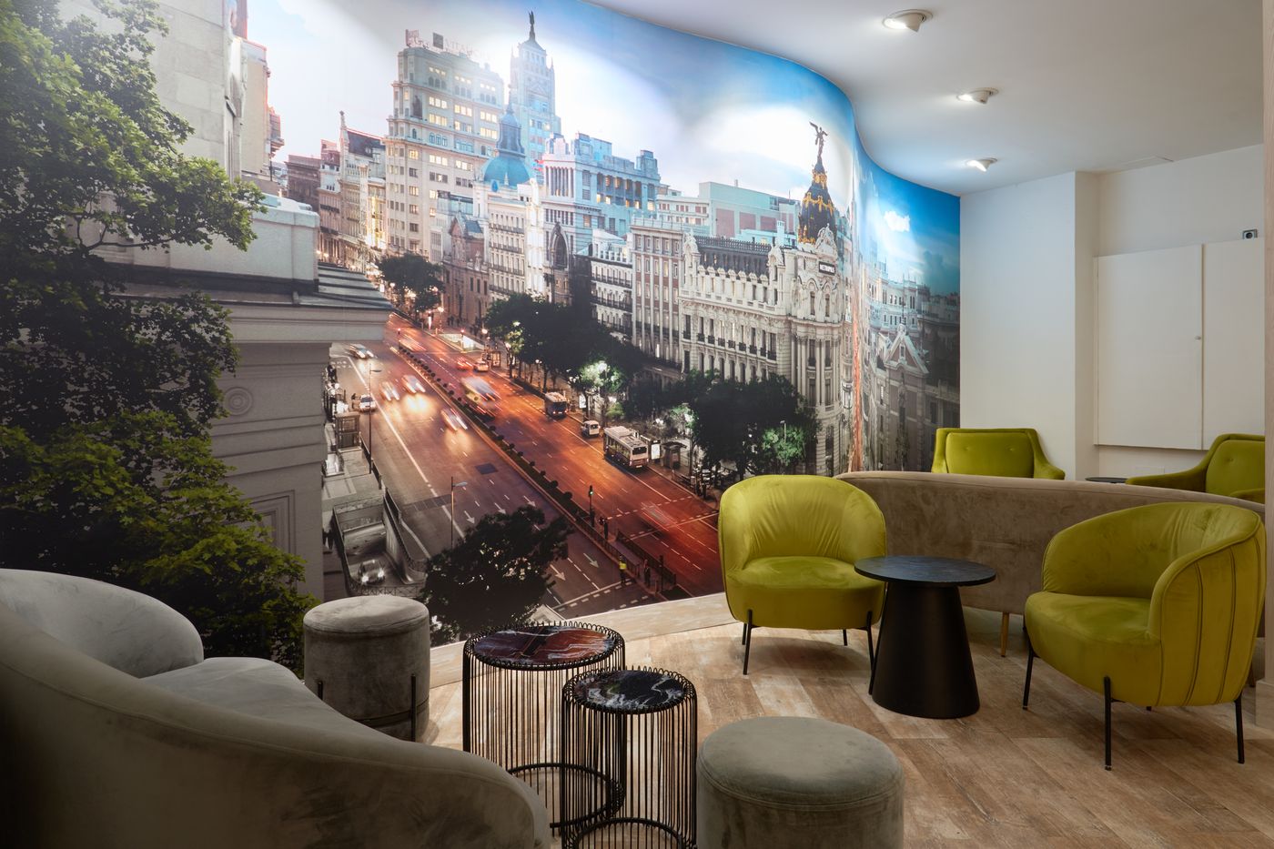 Puerta-de-Toledo-Lobby-14