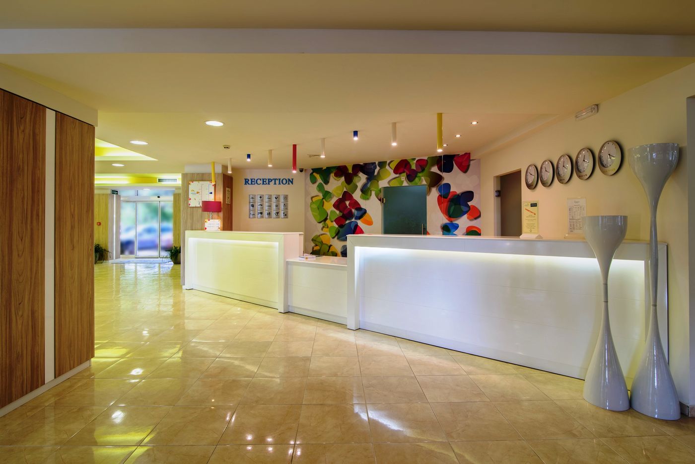 Smartline-Madara-Lobby-32