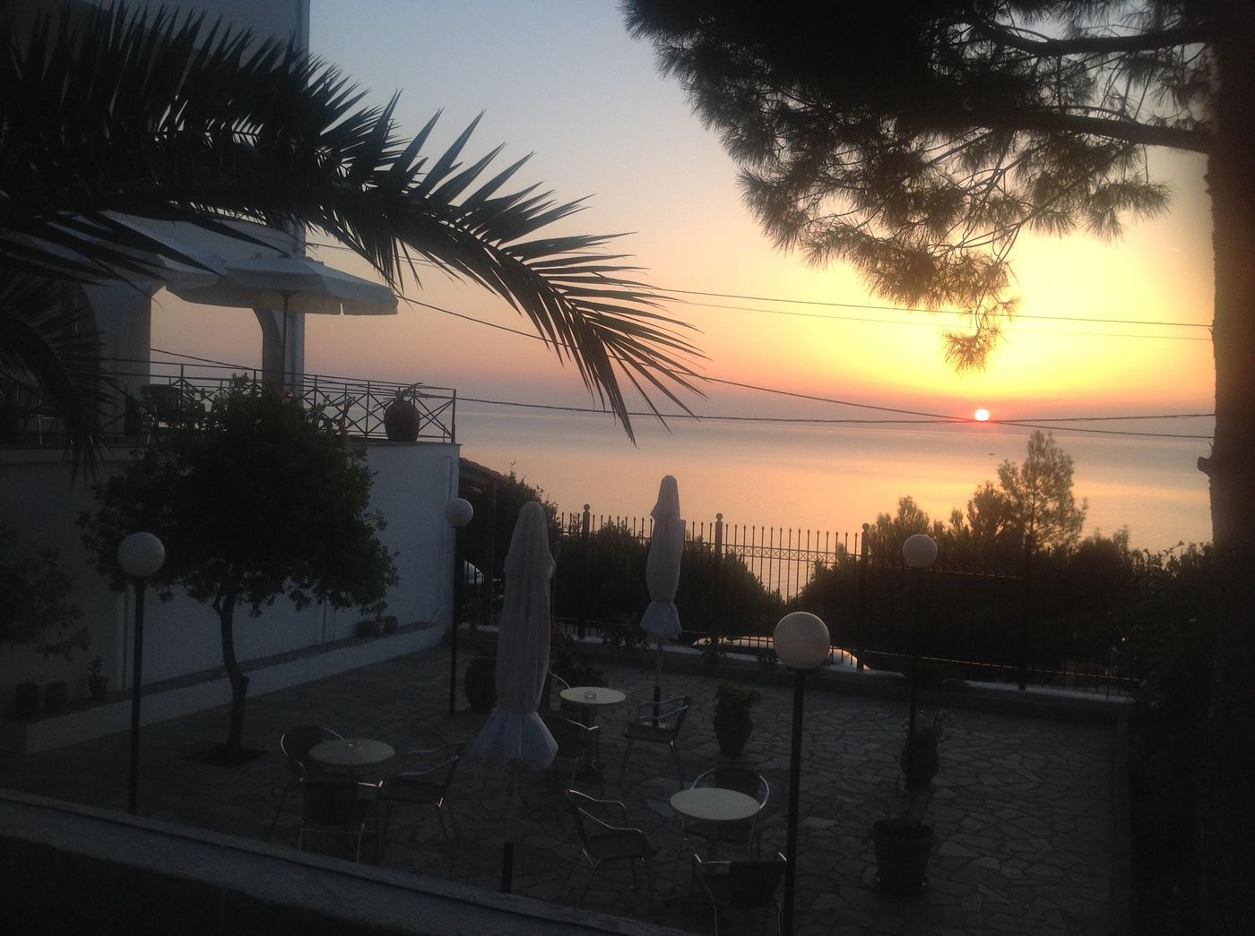 Travlos-Studios-Beach-28