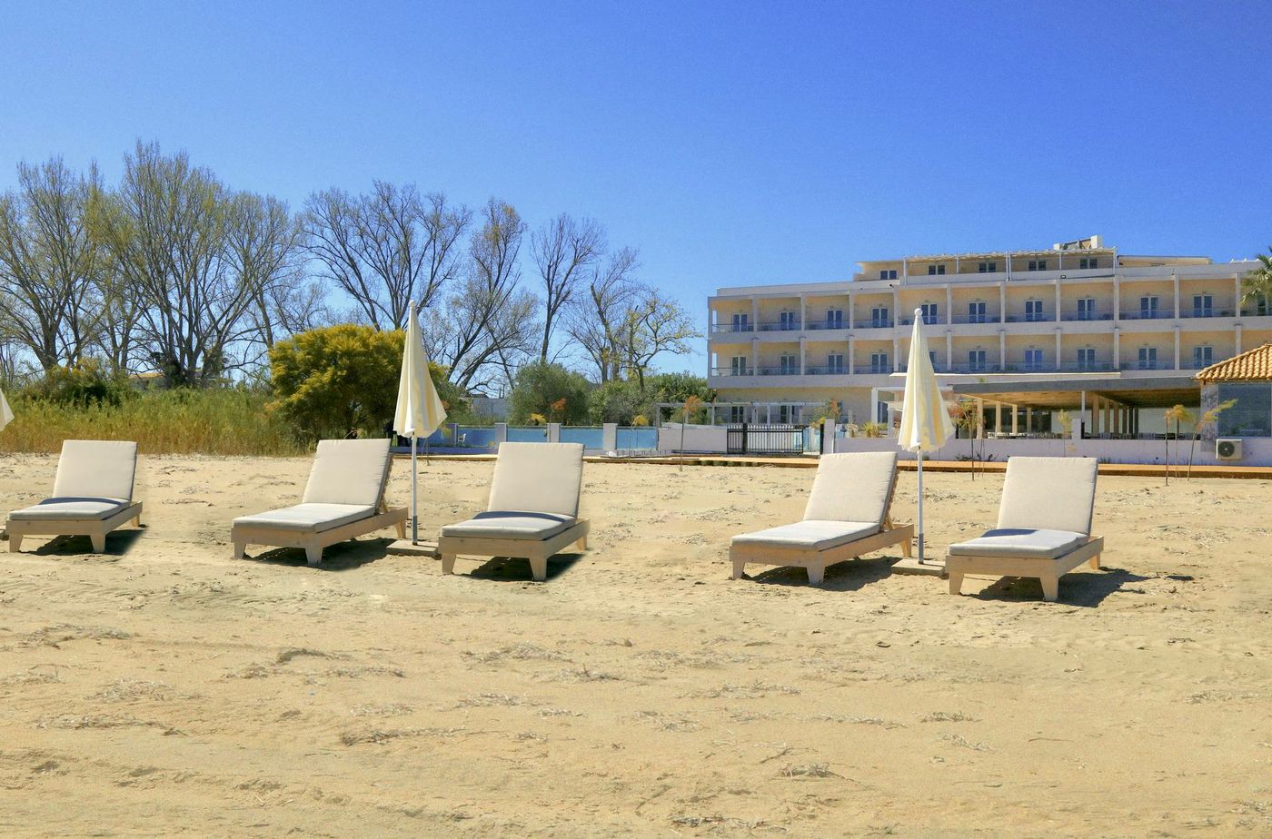 CavoMarina Beach Hotel 01