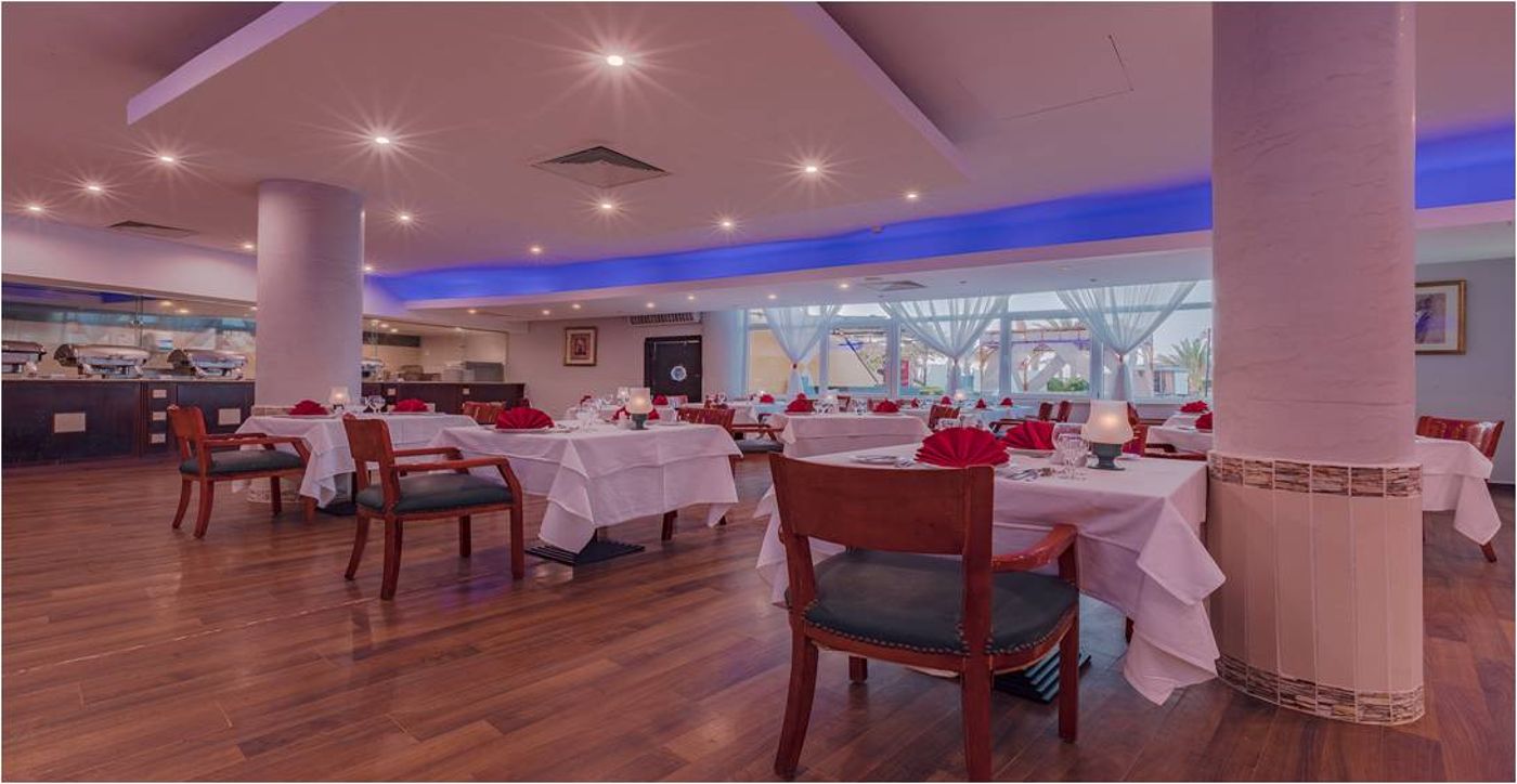 Malikia-Resort-Abu-Dabbab-Restaurant-45