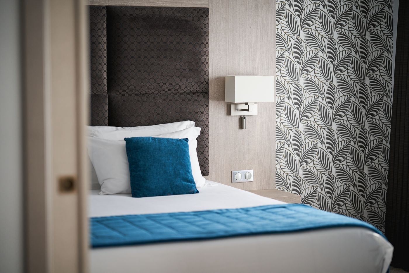 Juliana-Cannes-Room-19