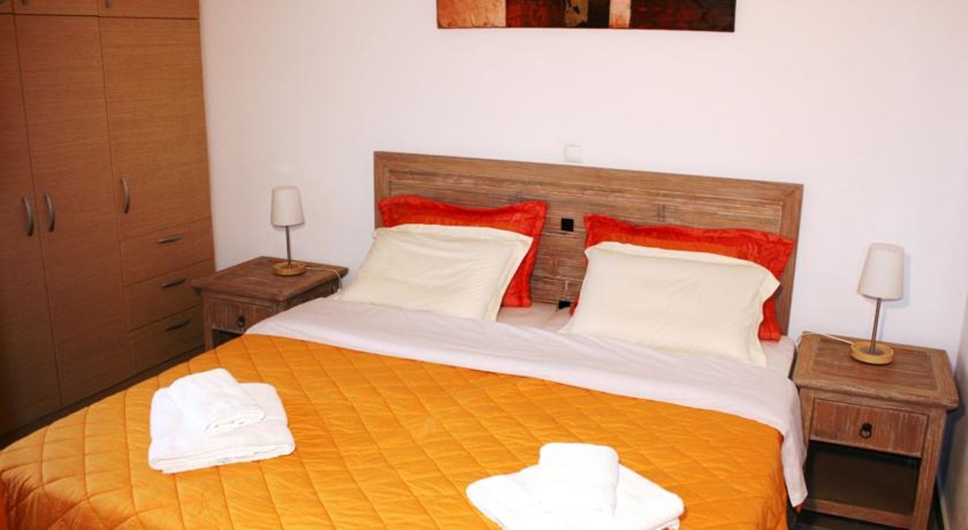 Lagoon View Apartments - Adults Only