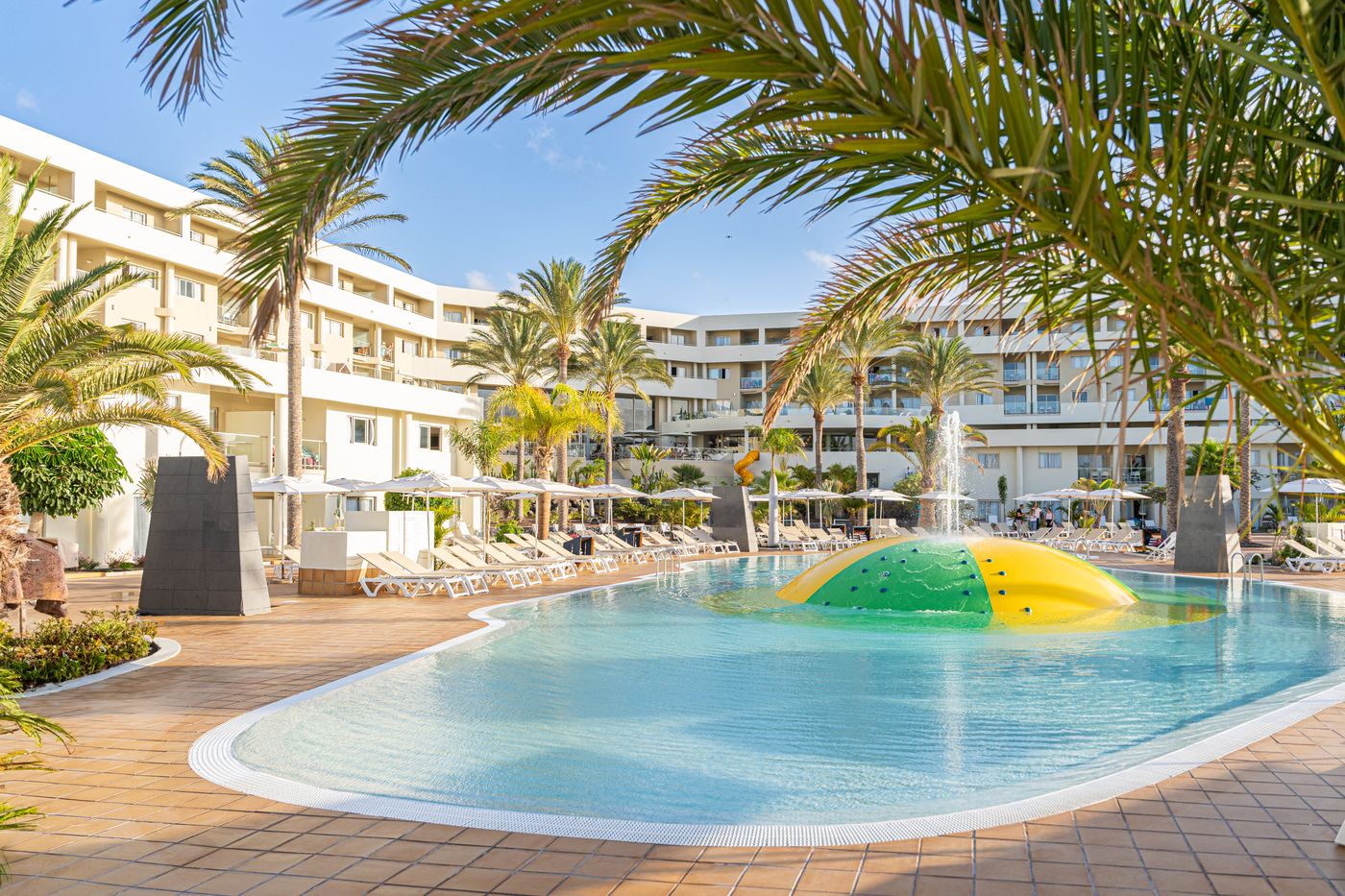 Iberostar-Hotel-Playa-Gaviotas-Park-Pool-3