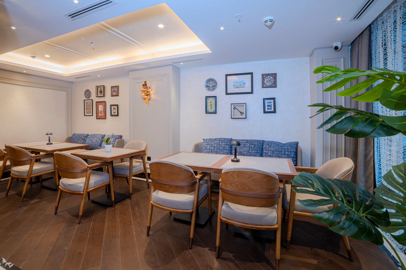 Grand-Hilarium-Hotel-Lobby-22