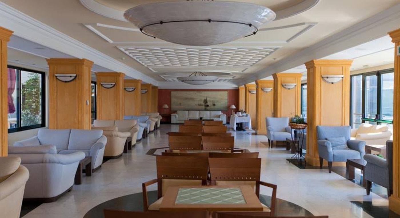 Ramada Attica Riviera