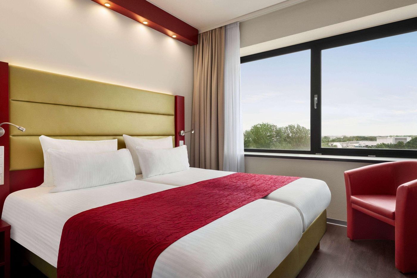 Amedia-Amsterdam-Airport-Trademark-by-Wyndham-Room-16