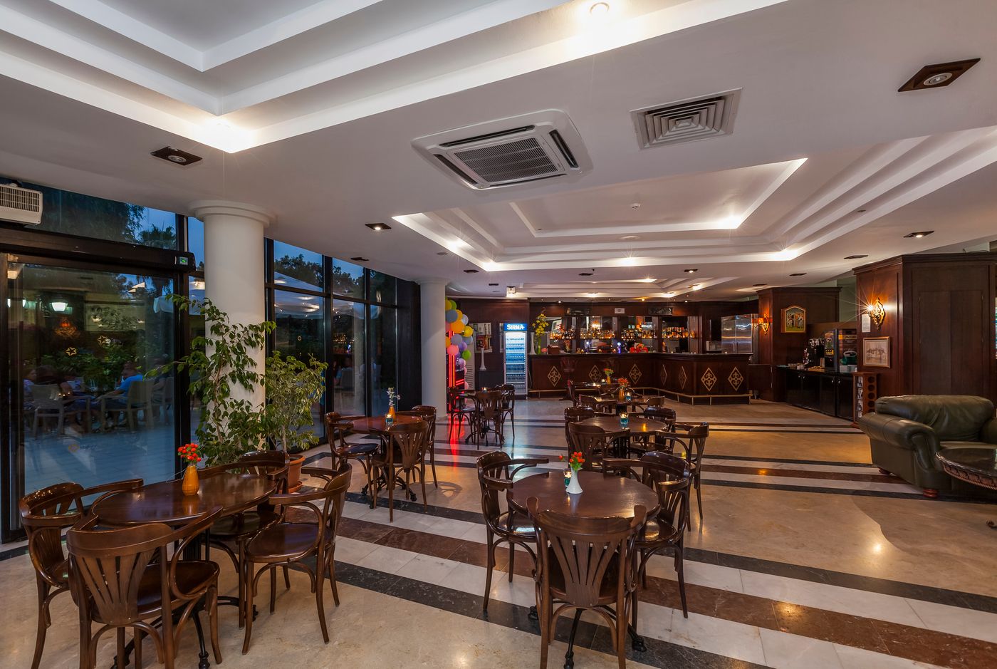 La-Mer-Hotel-Lobby-19