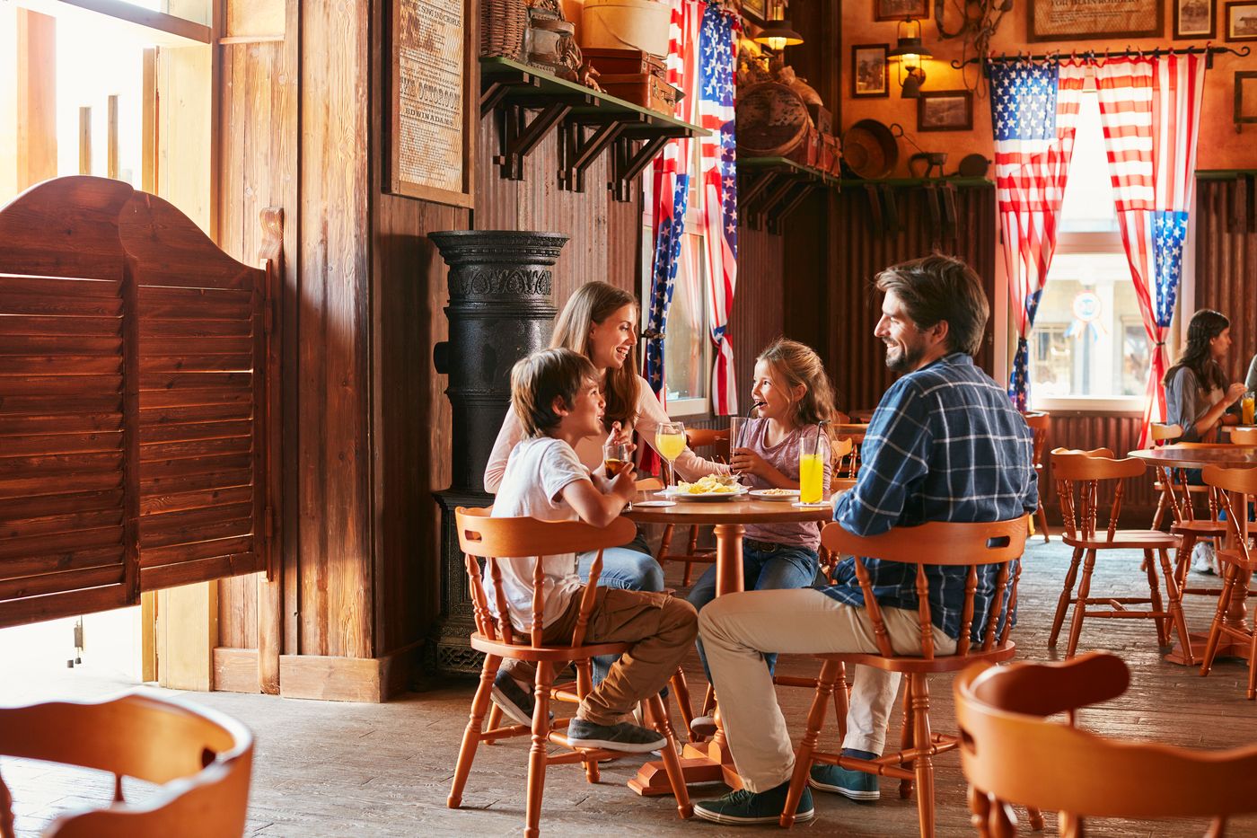 PortAventura-Hotel-Gold-River---Theme-Park-Bar-39