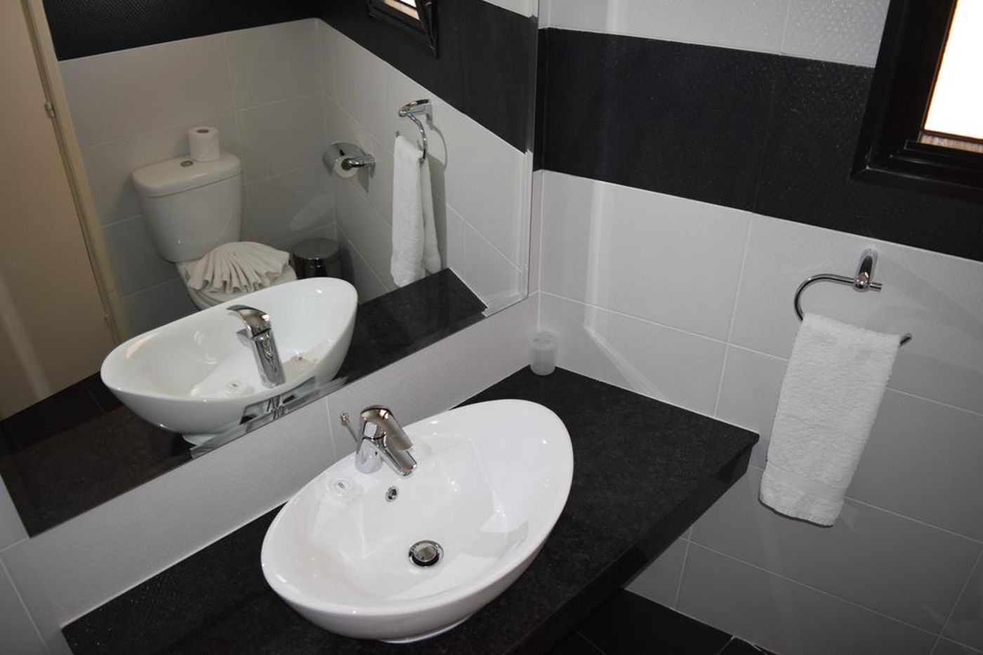 Anna-Hotel-Apartments-General-view-32