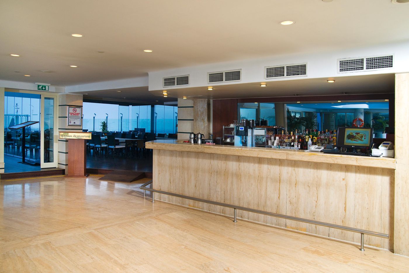 Radisson-Hotel-President-Old-Town-Istanbul-Bar-19