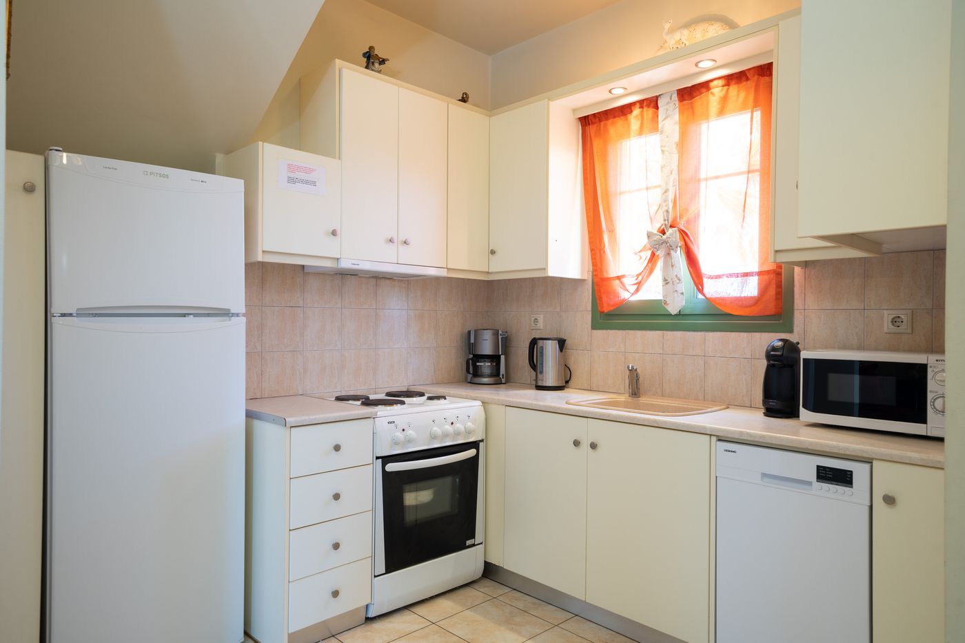 Monambeles-Villas-Room-51