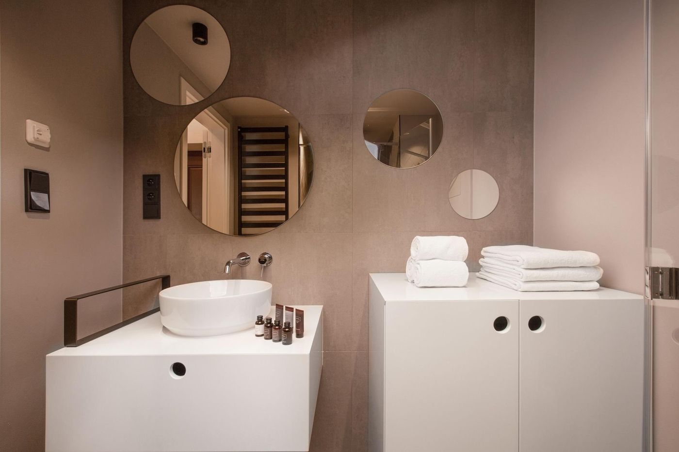 OREA-Place-Seno-Room-38