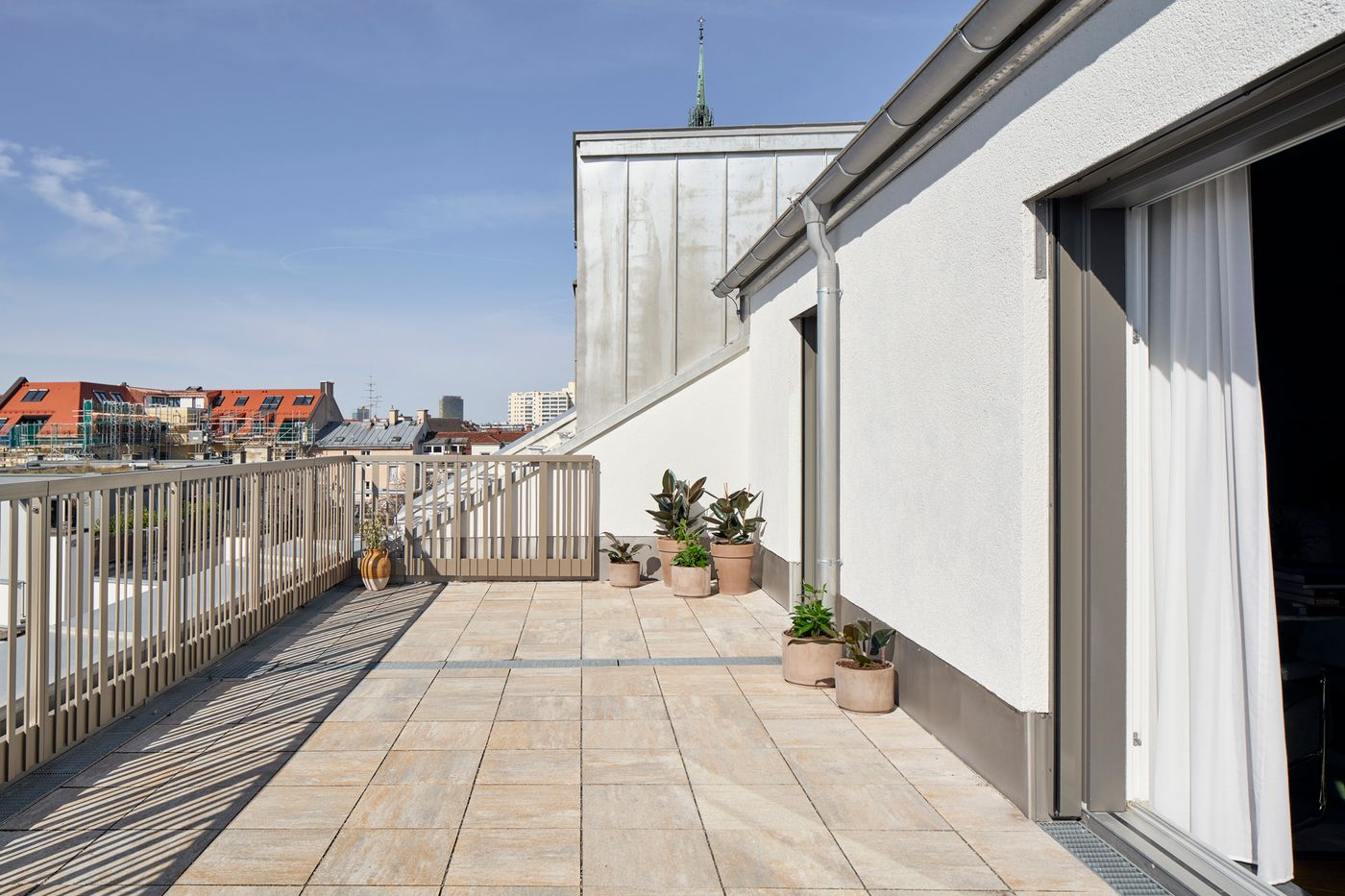 Schwan-Locke--Landwehrstrasse-Room-11