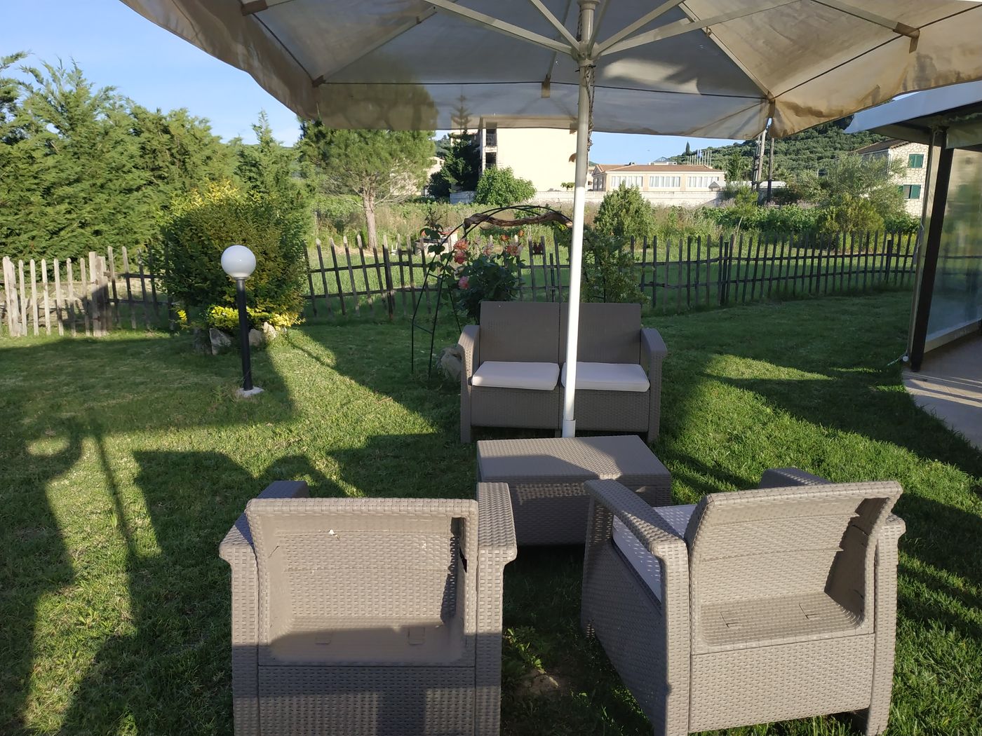 Eleni-s-Garden-Bar-33