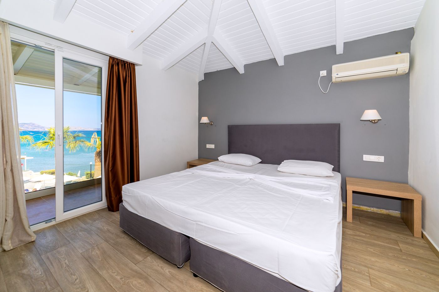 White Olive Premium Cameo Hotel