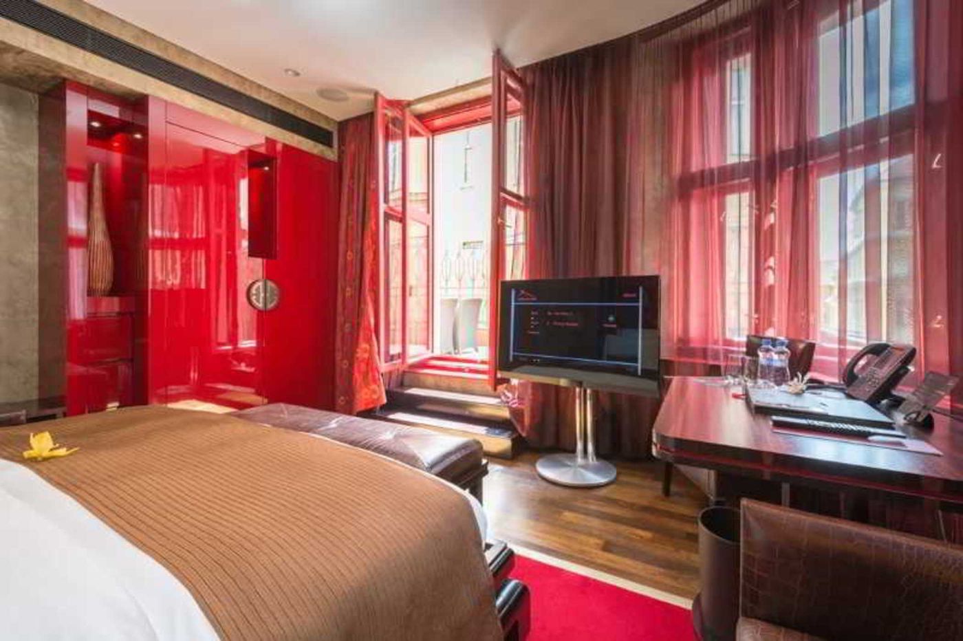 Buddha-Bar-Hotel-Prague-Room-10