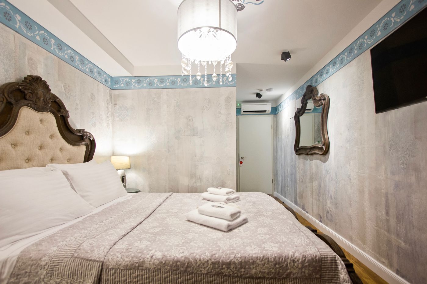 Plaza-Marchi-Old-Town---Quaint---Elegant-Hotels-Room-50
